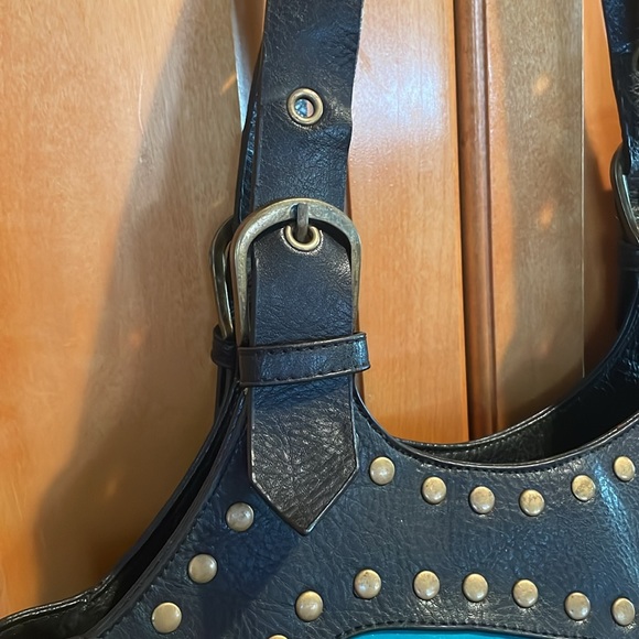 Winged Heart Mae and J Over the Shoulder Handbag - Picture 2 of 12